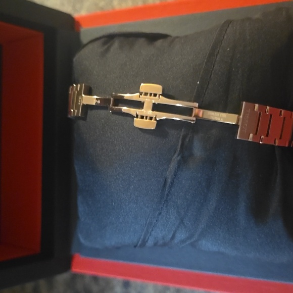 Tissot Pink Gold Timepiece - Picture 4 of 5